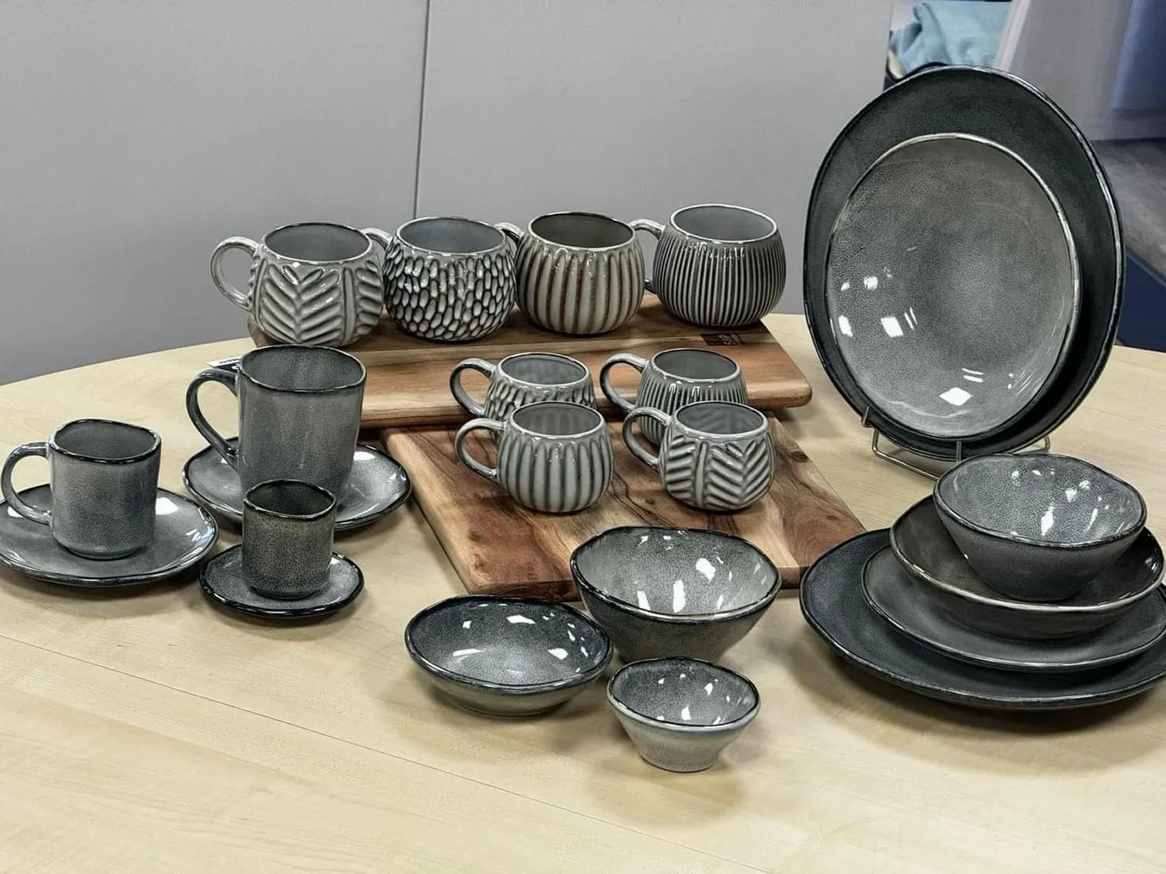 Salt&Pepper Servies - Border, kommen en tassen
